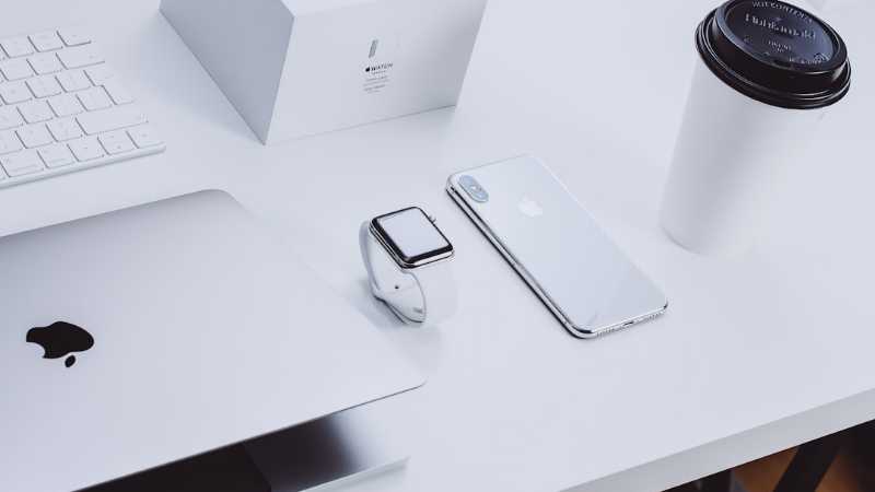 Apple products on table - Picture taken over 9 months ago as a part of my 365 project., tags: av - unsplash